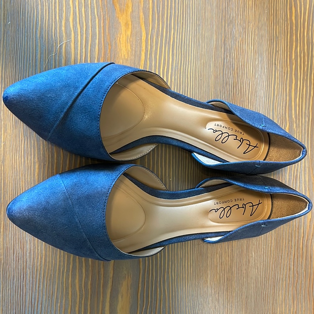 Light dusty blue flats size 7.5